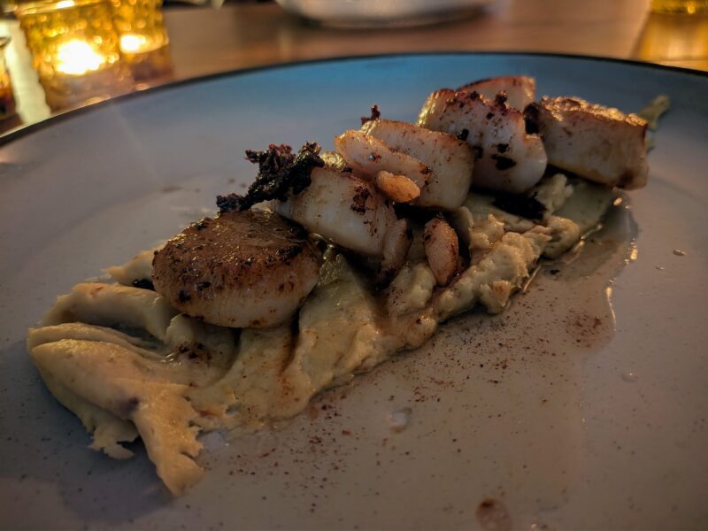 Pétoncles sur lit de panais