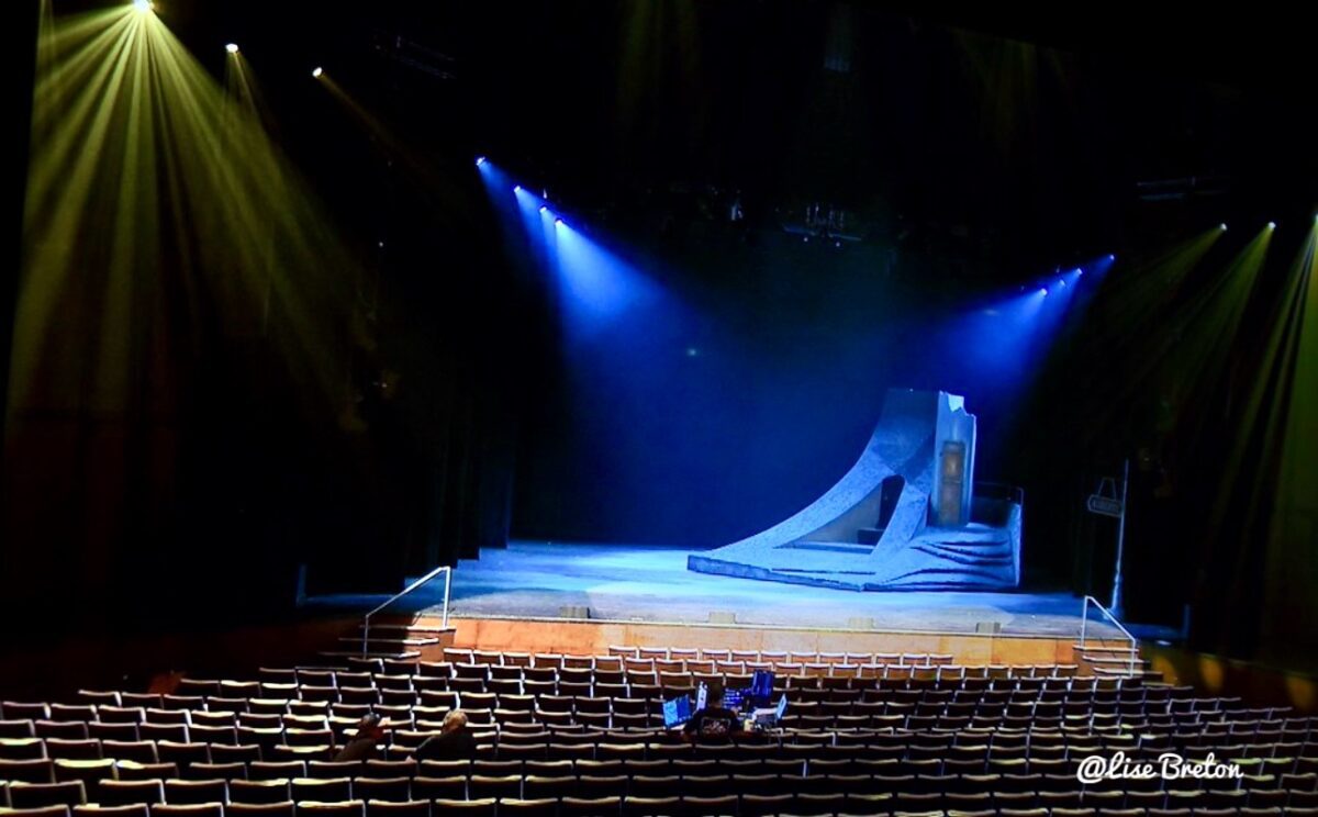 Décor de scène Les Misérables Comédie Musicale au Grand Théâtre de Québec Photo Lise Breton
