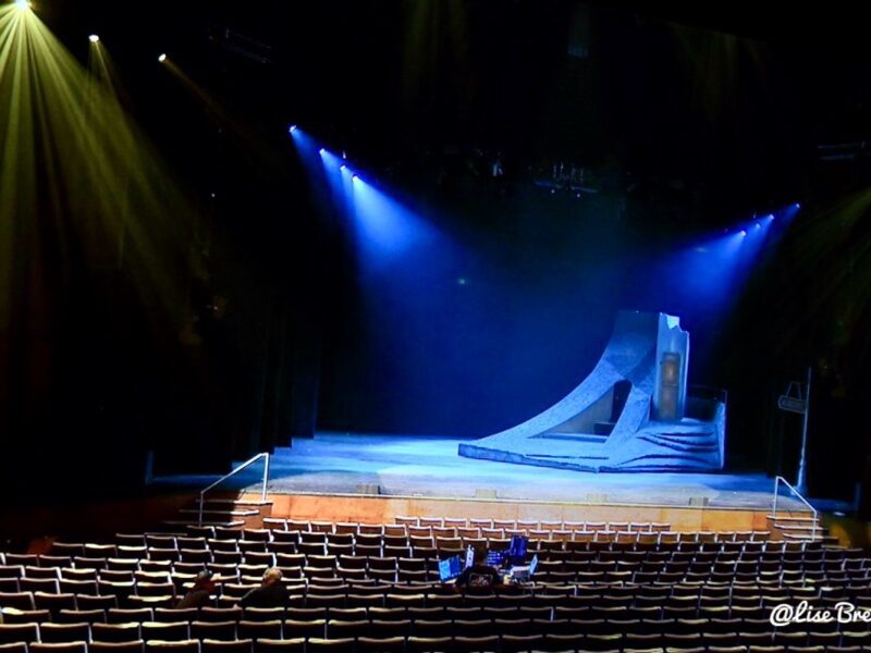 Décor de scène Les Misérables Comédie Musicale au Grand Théâtre de Québec Photo Lise Breton