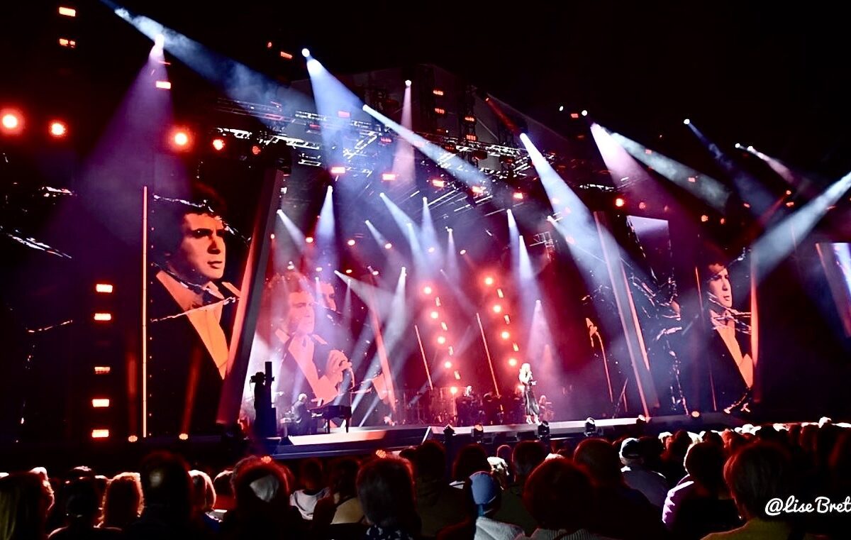Véronic-DiCaire-chantant-Rouge-de-Michel-Sardou